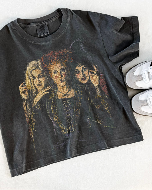 Hocus  - boxy crop tee
